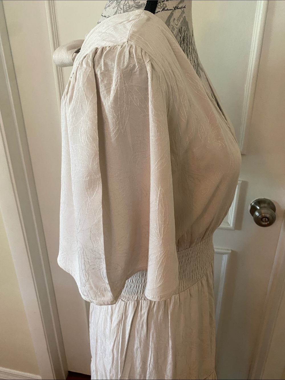 LoveStitch Ivory Beige Floral Jacquard Tie-Back Smocked Maxi Dress M - Picture 4 of 16